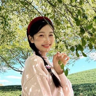 君是慕容卿似花